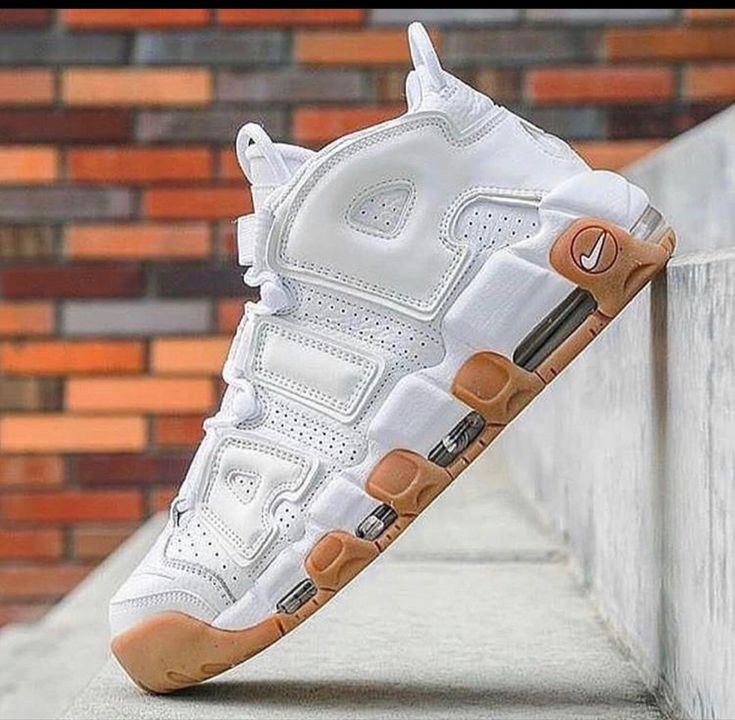 NIKE AIR MORE UPTEMPO