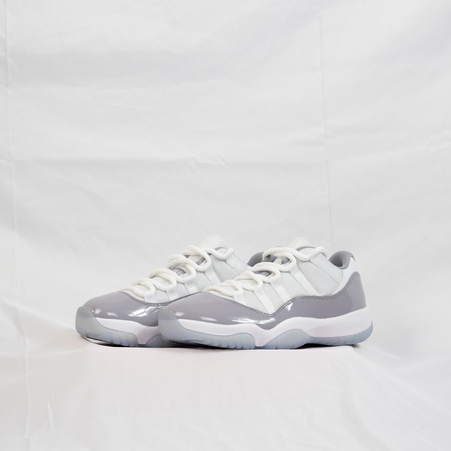 AIR JORDAN 11 RETRO LOW CEMENT GRIS