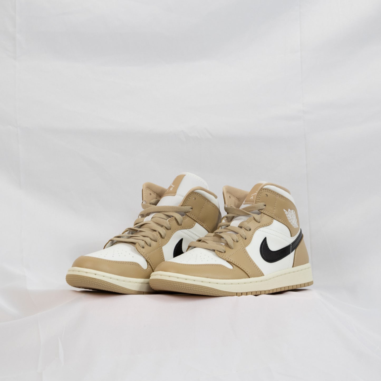 Nike Air Jordan 1 Mid Tan Black