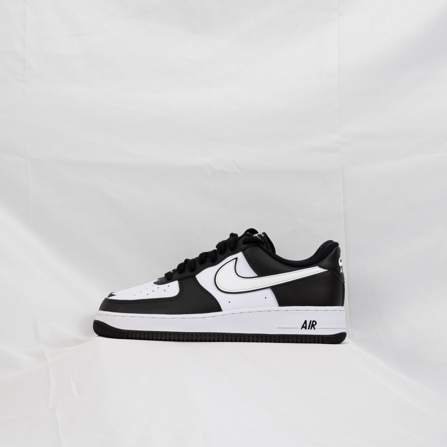 Nike Air Force 1 Low '07 White Swoosh Panda