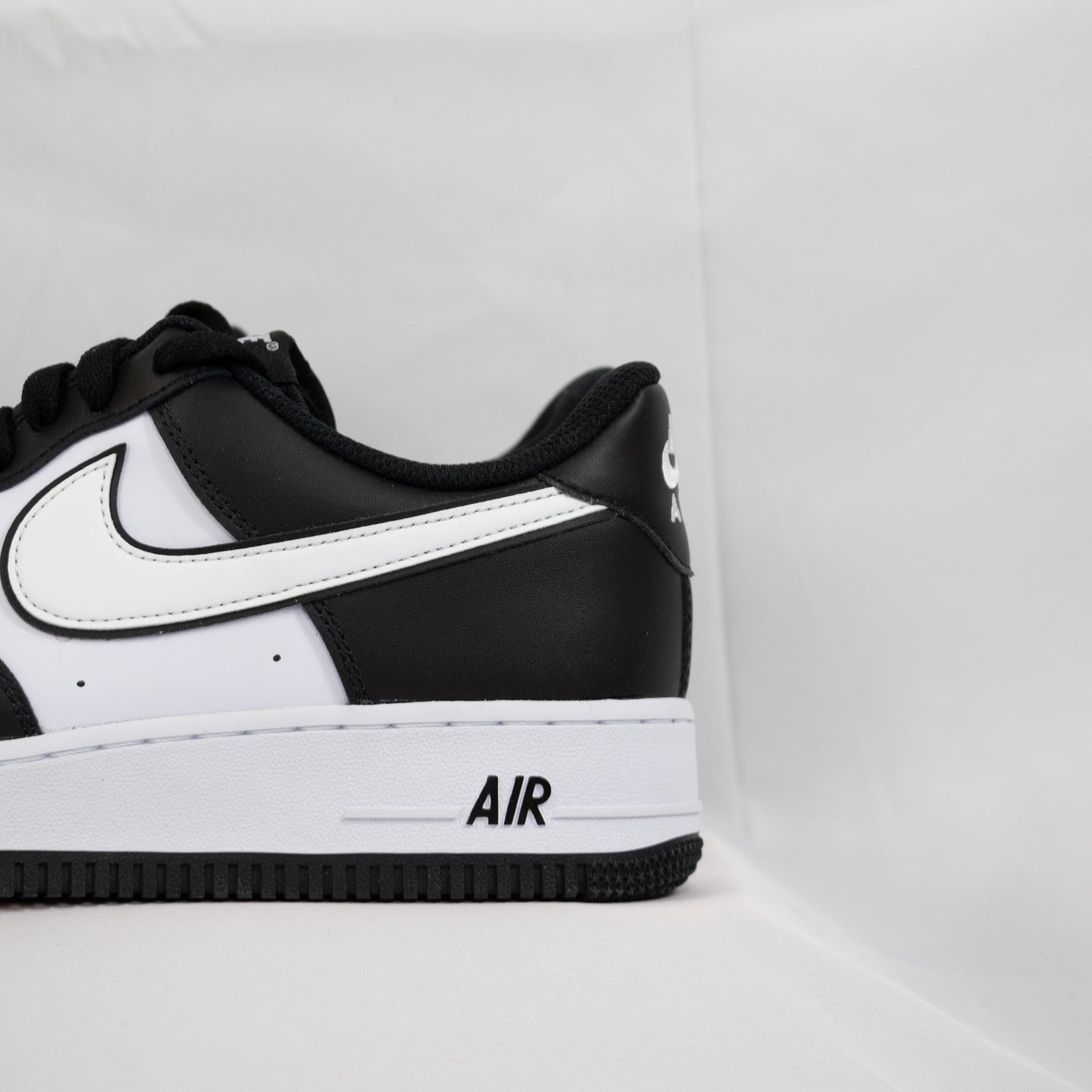 Nike Air Force 1 Low '07 White Swoosh Panda