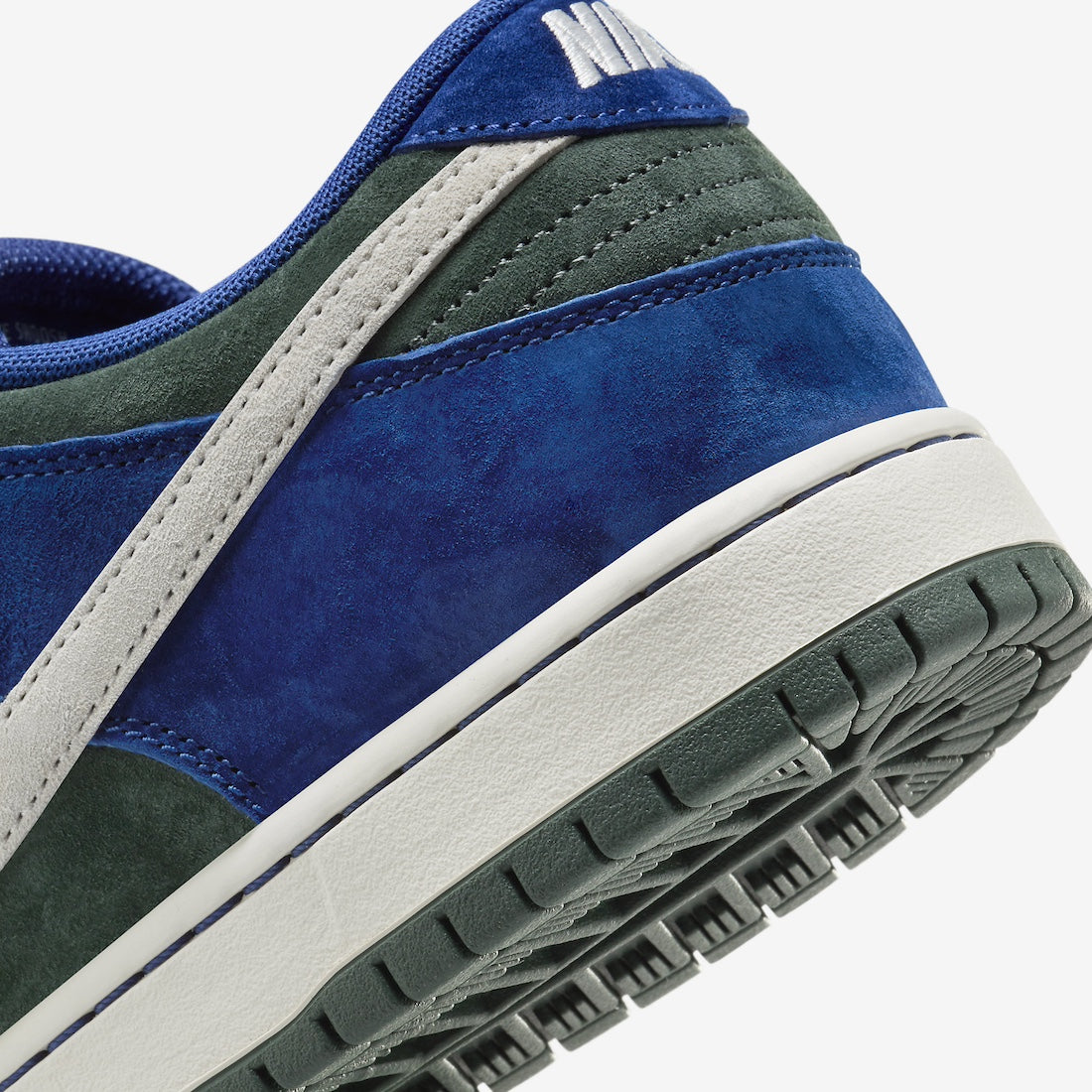 Nike SB Dunk Low Pro Deep Royal Blue