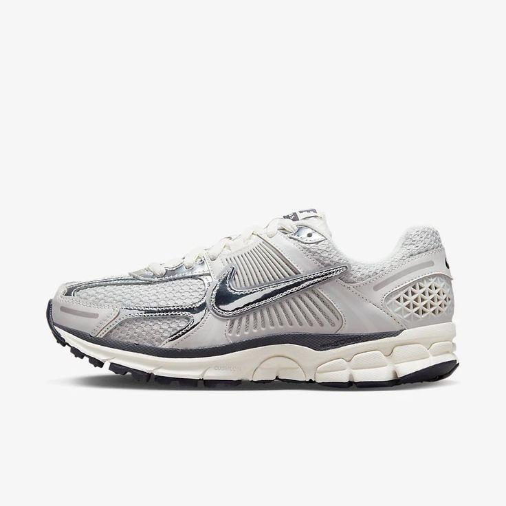 NIKE ZOOM VOMERO 5 PHOTON DUST